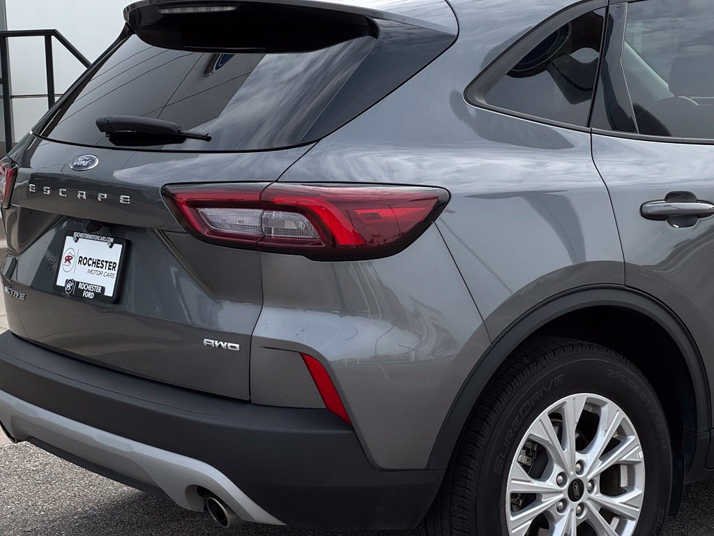 Used 2025 Ford Escape Active AWD/4WD image 47