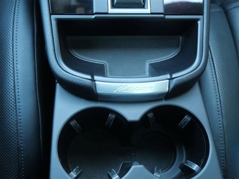 Certified 2023 Porsche Macan image 14