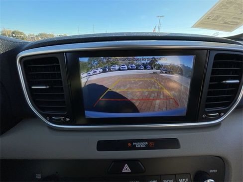 Used 2020 Kia Sportage LX image 25