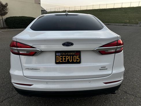 Used 2020 Ford Fusion SE image 10
