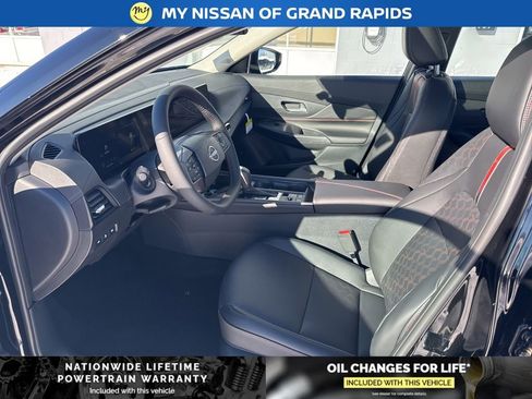 New 2026 Nissan Sentra SR w/ SR Premium Package FWD image 11