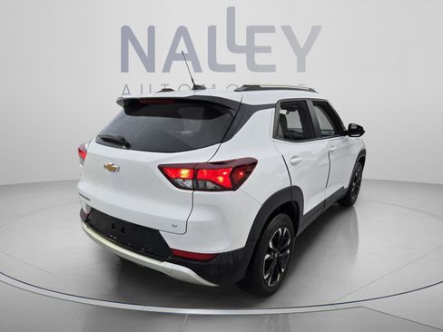 Used 2021 Chevrolet TrailBlazer LT w/ Premium Seating Package FWD image 4