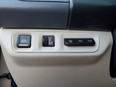 Used 2023 GMC Acadia Denali w/ Denali Technology Package FWD image 29