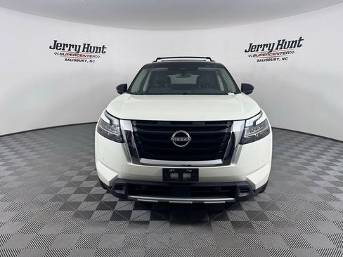 Used 2023 Nissan Pathfinder SL w/ SL Premium Package image 7