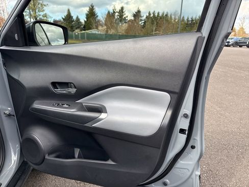 Used 2023 Nissan Kicks SR w/ SR Premium Package FWD image 24