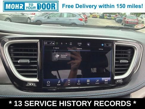 Used 2021 Chrysler Pacifica Touring-L FWD image 21