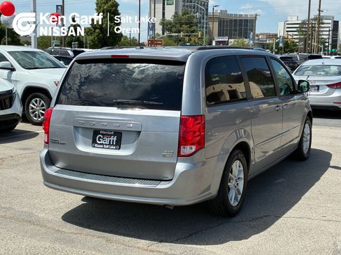 Used 2016 Dodge Grand Caravan SXT FWD image 1