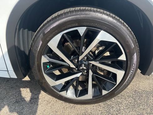 Used 2023 Mitsubishi Outlander SEL 40th Anniversary AWD/4WD image 14
