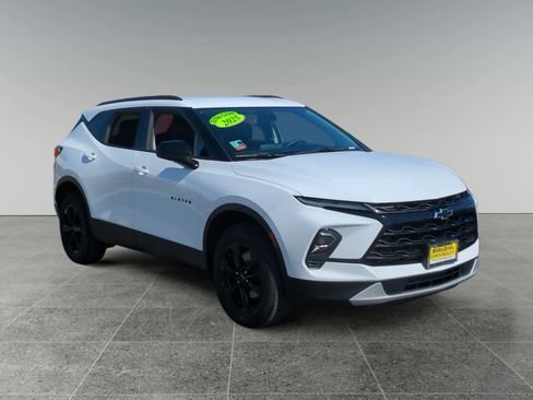 Used 2025 Chevrolet Blazer LT w/ Midnight/Sport Edition image 7