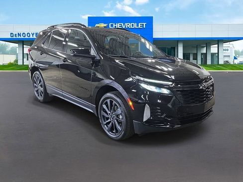 Used 2023 Chevrolet Equinox RS AWD/4WD image 5