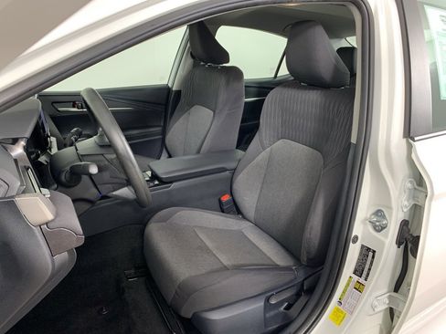 Used 2025 Toyota Camry LE image 18