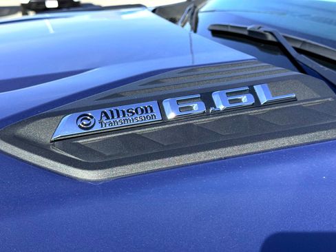 Used 2024 Chevrolet Silverado 2500 LT image 3