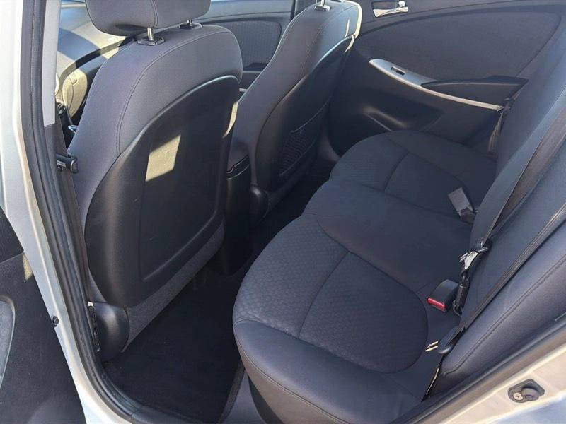 Used 2012 Hyundai Accent SE FWD image 14