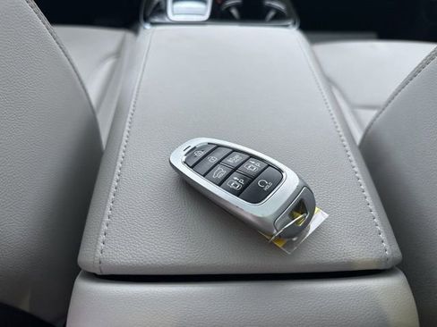 Used 2024 Hyundai Tucson Limited image 25