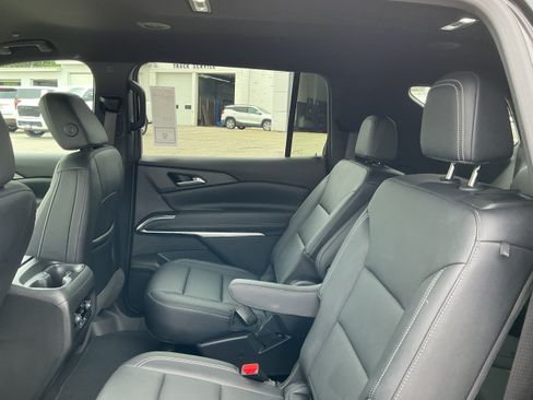 Certified 2025 Chevrolet Traverse LT AWD/4WD image 9