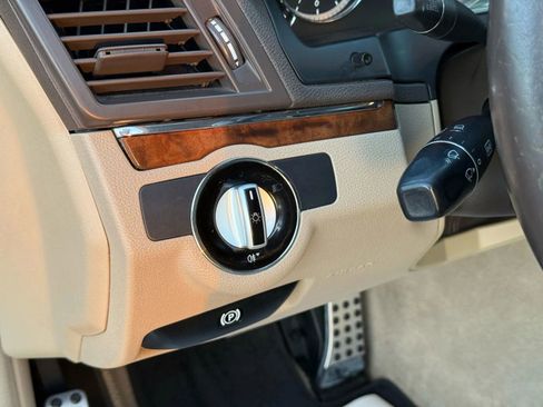 Used 2010 Mercedes-Benz E 550 Coupe image 29