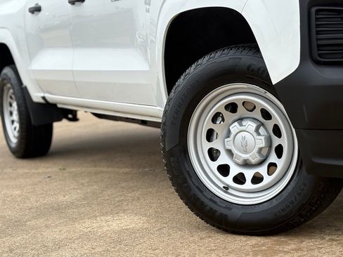 Used 2024 Chevrolet Colorado W/T w/ Safety Package image 12