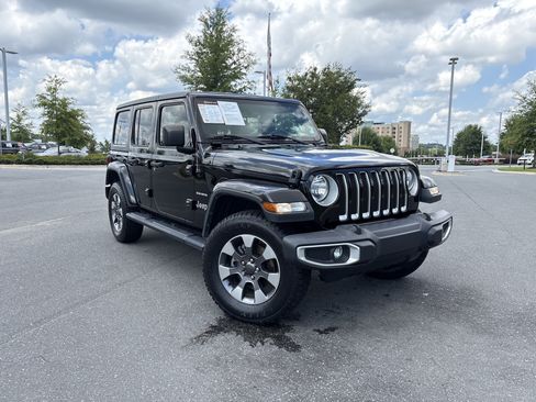 Used 2023 Jeep Wrangler Unlimited Sahara AWD/4WD image 2