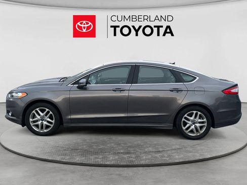 Used 2013 Ford Fusion SE FWD image 2