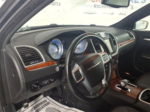 Used 2012 Chrysler 300 Limited image 13