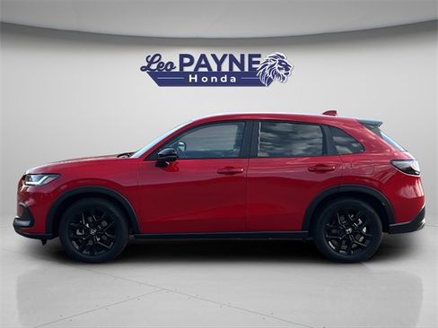 Certified 2025 Honda HR-V Sport image 3