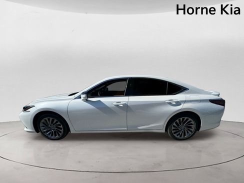 Used 2024 Lexus ES 300h w/ Luxury Package FWD image 6