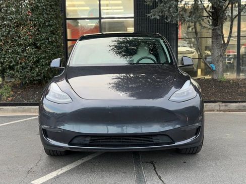 Used 2024 Tesla Model Y Long Range image 3