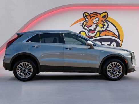 Used 2025 Cadillac XT4 Premium Luxury FWD image 4