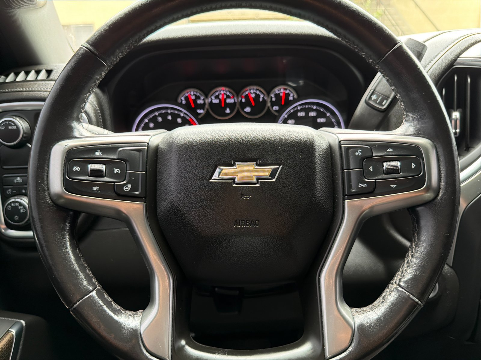 Used 2022 Chevrolet Silverado 1500 LT RWD image 29