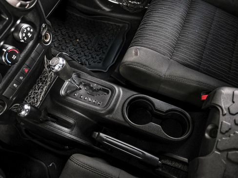 Used 2011 Jeep Wrangler Unlimited Sport image 21