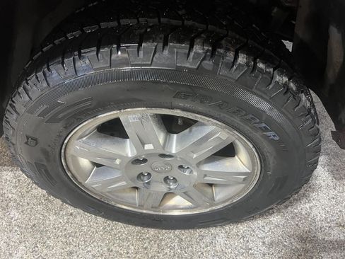 Used 2008 Jeep Commander Overland AWD/4WD image 30