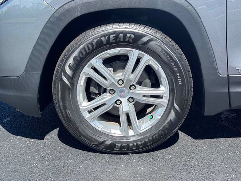 Used 2020 GMC Terrain SLE w/ Driver Convenience Package FWD image 11