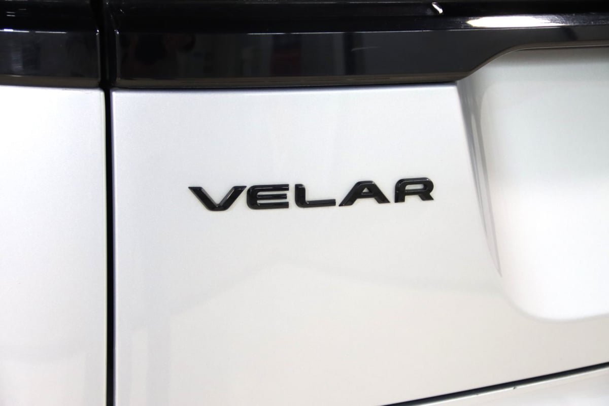 Used 2025 Land Rover Range Rover Velar Dynamic SE AWD/4WD image 12