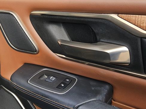 Used 2022 RAM 1500 Limited image 32