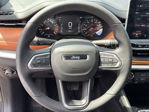 Used 2024 Jeep Compass Limited image 15