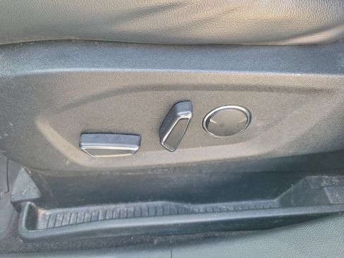 Used 2018 Ford Edge Titanium image 24