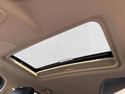 Used 2018 Ford EcoSport Titanium w/ Titanium Cold Weather Package image 16