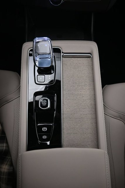 New 2026 Volvo XC90 B6 Plus w/ Protection Package Premier AWD/4WD image 10