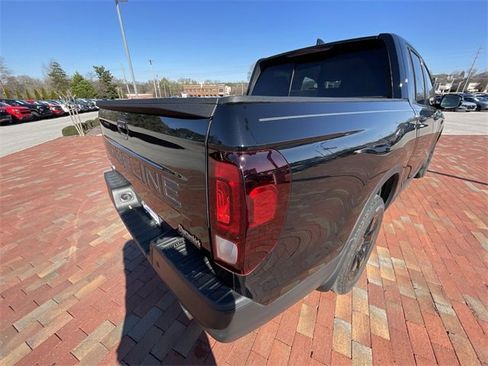 Used 2025 Honda Ridgeline Black Edition image 16