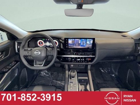 New 2026 Nissan Pathfinder SL AWD/4WD image 11
