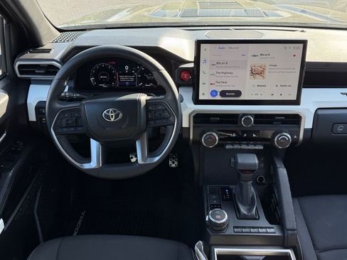 Used 2024 Toyota Tacoma TRD Sport AWD/4WD image 12