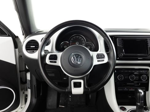 Used 2019 Volkswagen Beetle 2.0T SE w/ SE Premium Package FWD image 29