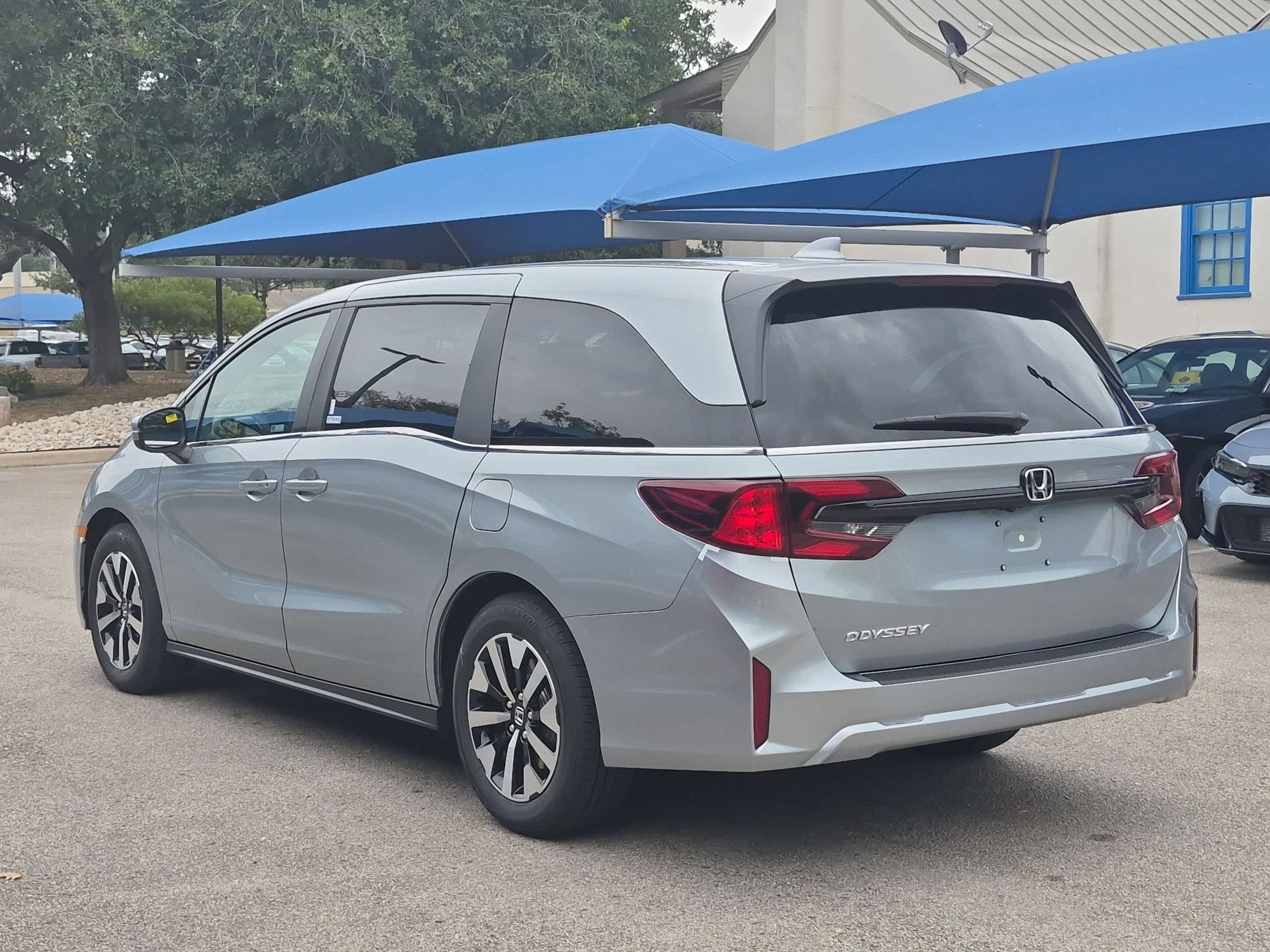 New 2027 Honda Odyssey EX-L image 3