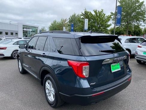 Used 2022 Ford Explorer XLT AWD/4WD image 4