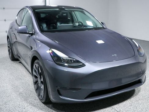 Used 2023 Tesla Model Y Performance AWD/4WD image 5