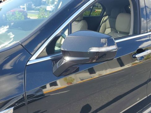 Used 2019 Cadillac XT4 Premium Luxury w/ Enhanced Visibility Package image 12