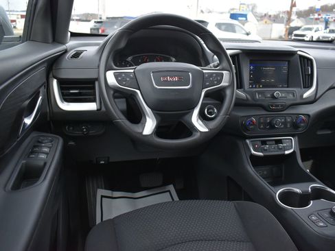Used 2022 GMC Terrain SLE w/ Driver Convenience Package image 18