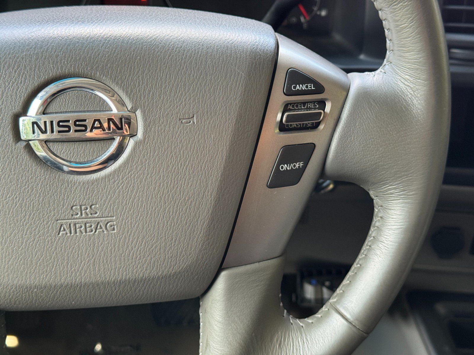 Used 2018 Nissan NV 3500 SL RWD image 20