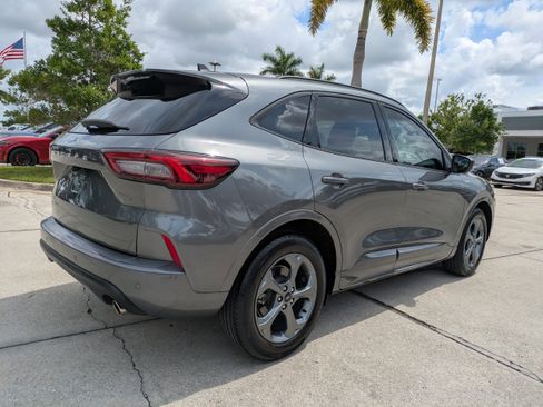 Used 2023 Ford Escape ST-Line w/ Tech Pack #1 FWD image 4