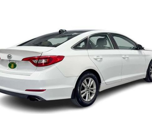 Used 2015 Hyundai Sonata SE w/ Option Group 09 FWD image 2